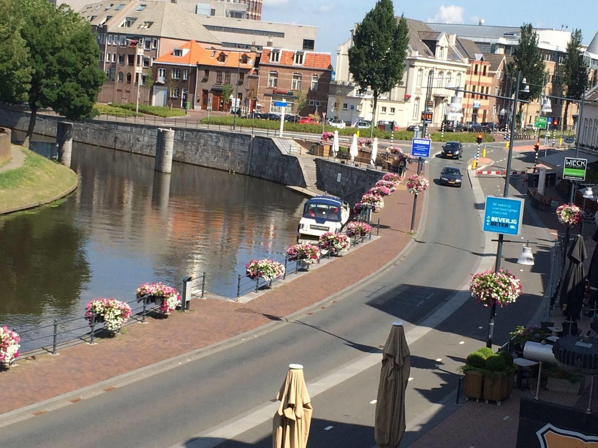 Hotel En Grand Cafe De Pauw Roermond Luaran gambar
